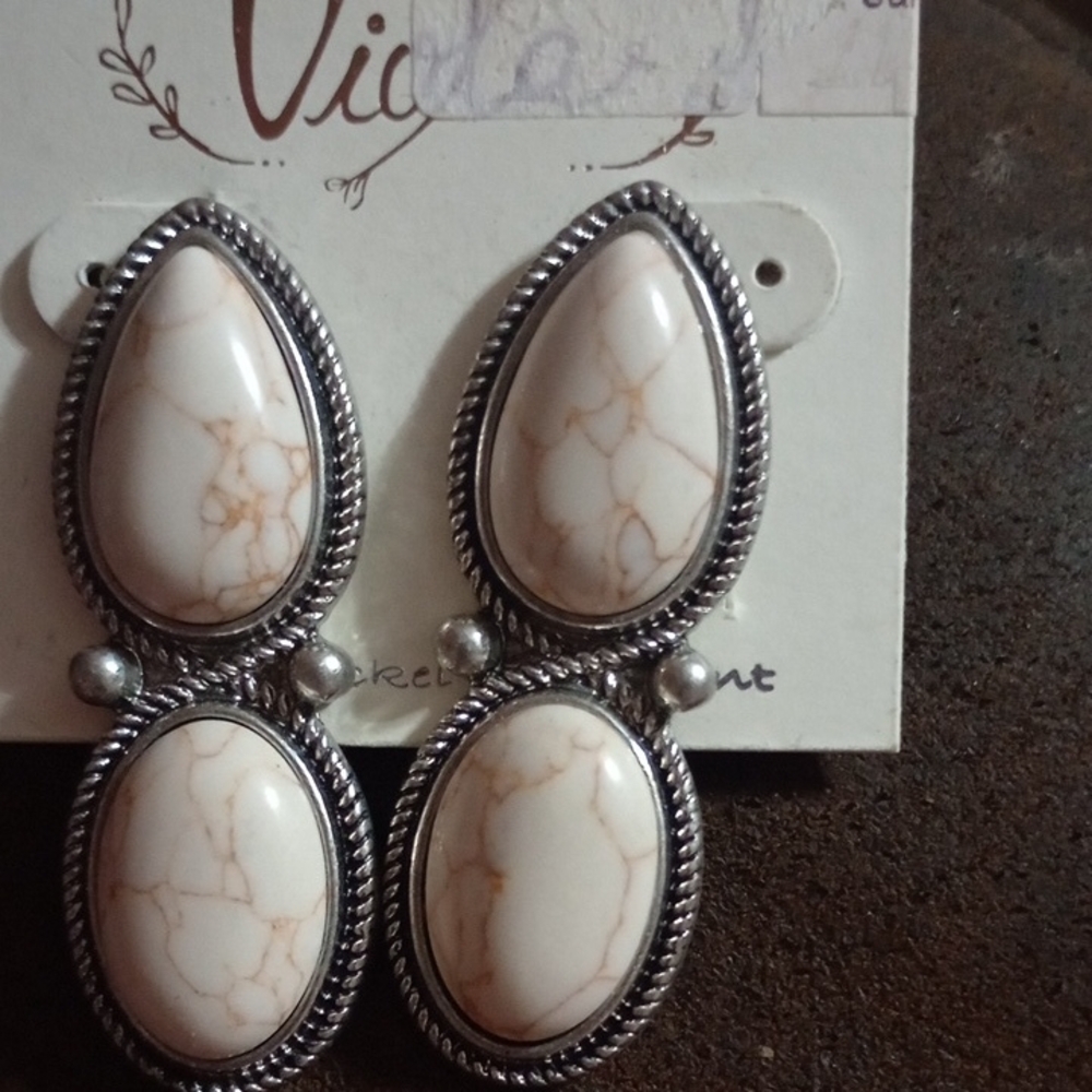 Lea & Viola Cream and Silver Double Teardrop Earrings